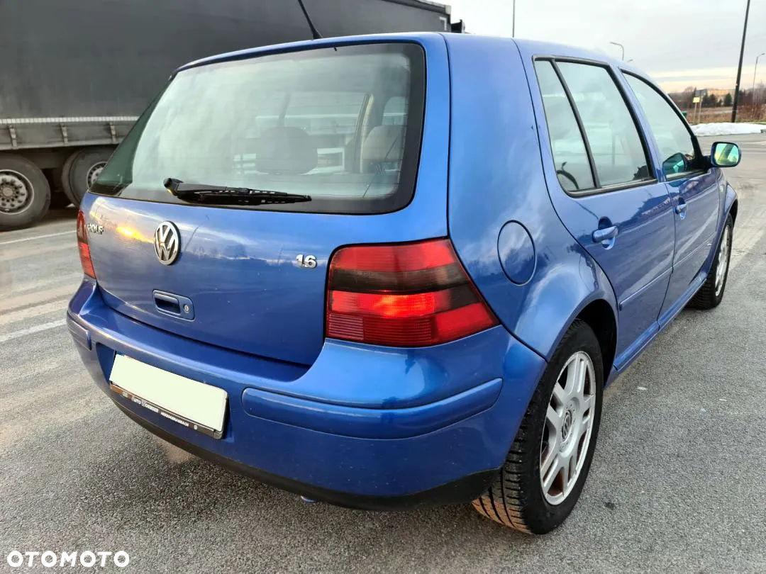 Volkswagen Golf IV 1.6 Highline - 9