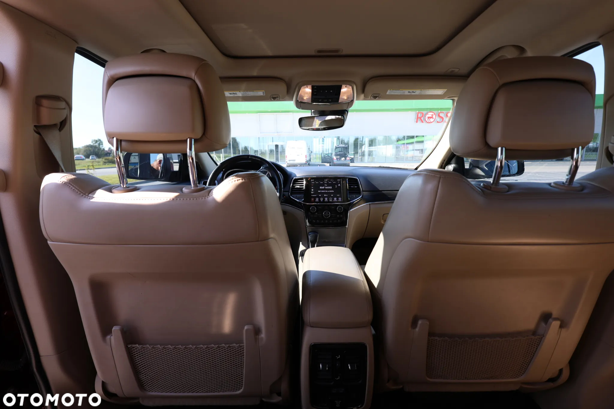 Jeep Grand Cherokee - 11
