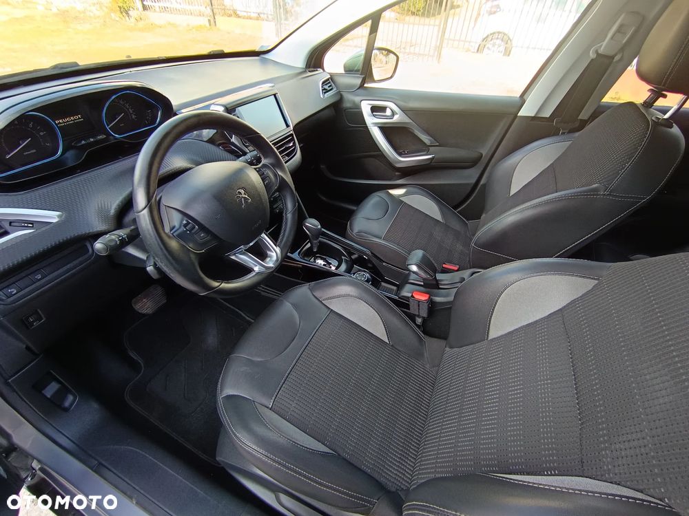 Peugeot 2008 PureTech 110 Stop&Start EAT6 GT-Line Edition - 8