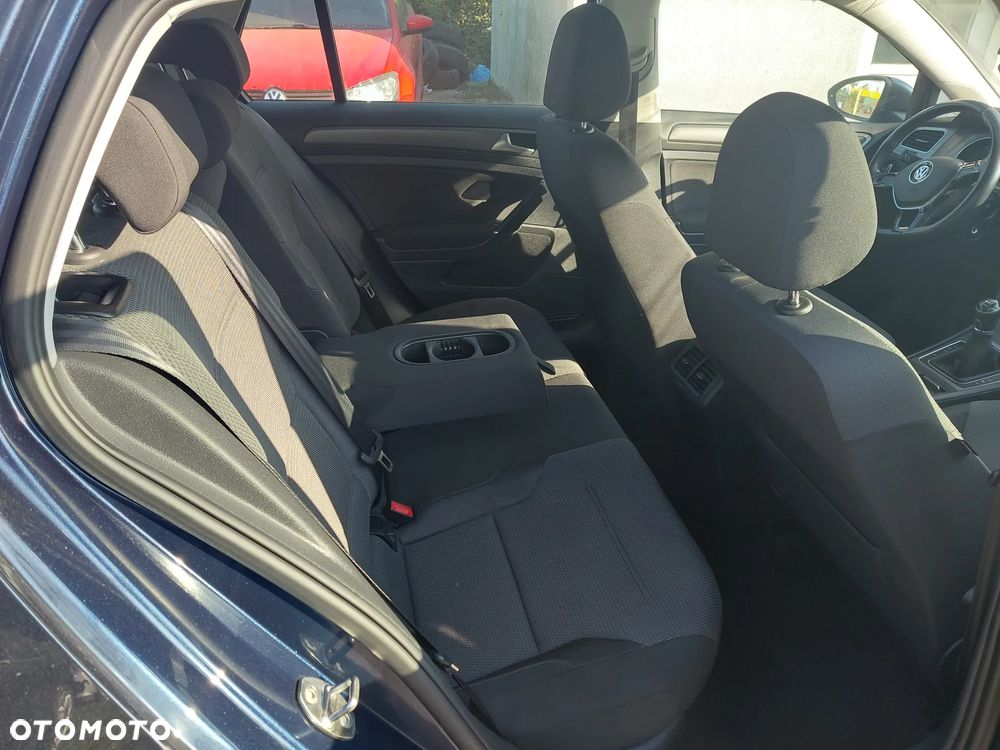 Volkswagen Golf - 17