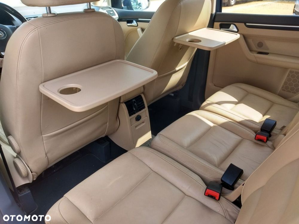 Volkswagen Touran - 23