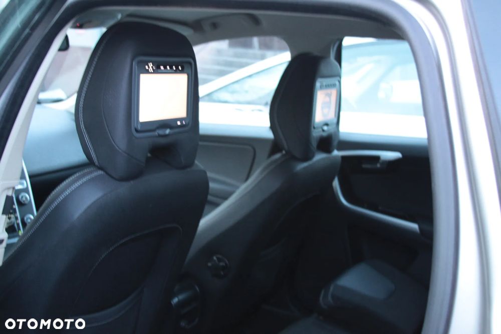 Volvo XC 60 D4 Momentum - 18