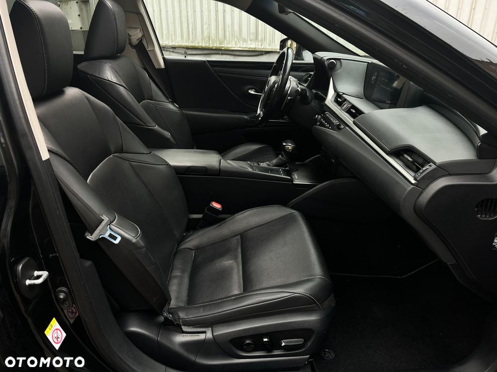 Lexus ES 300h Elegance - 18