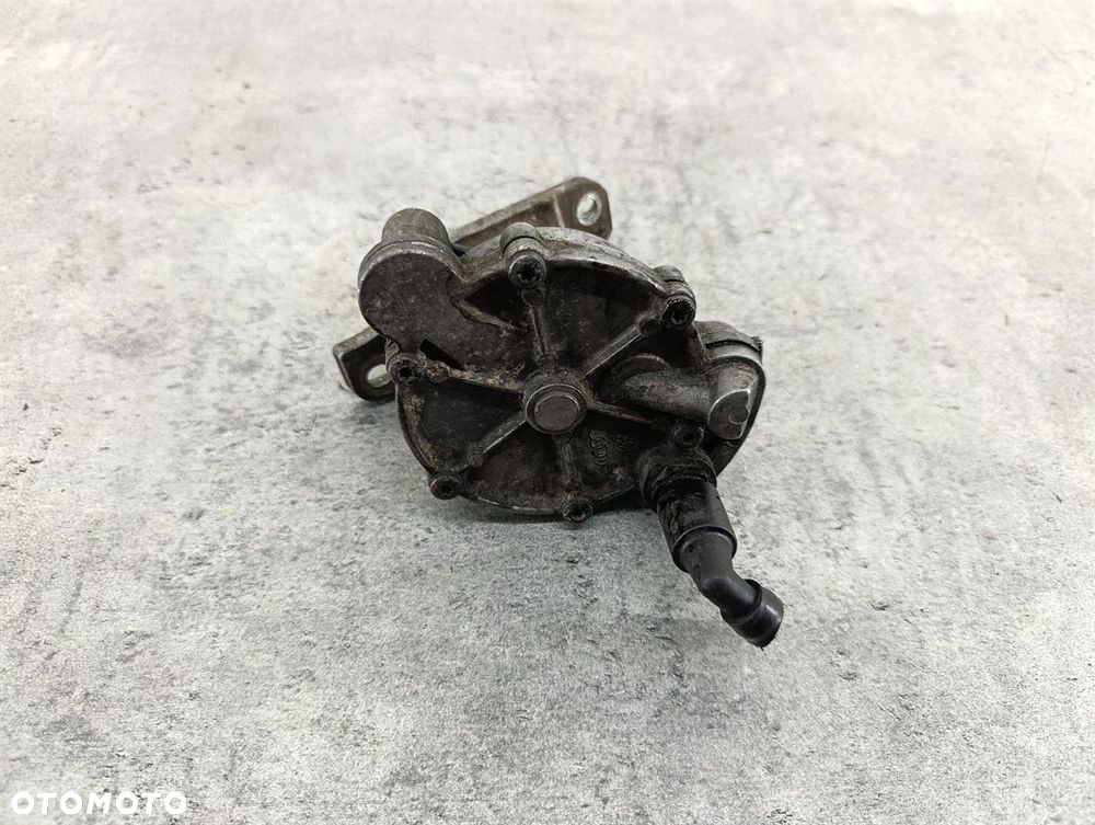 POMPA VACUM VW T4 074145100A 2.4 D - 5