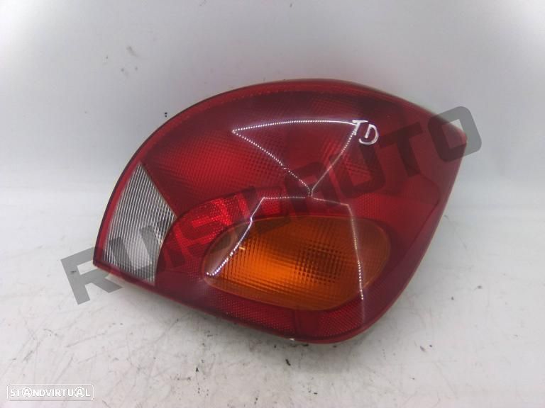 Farolim Trás Painel Direito  Ford Fiesta Iv [1995_2002] 1.25 I - 1