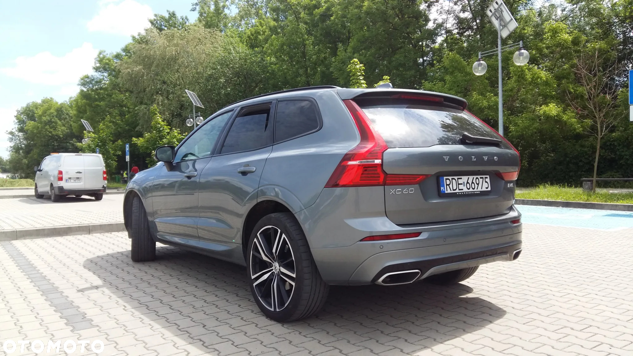 Volvo XC 60 D4 AWD R-Design - 3