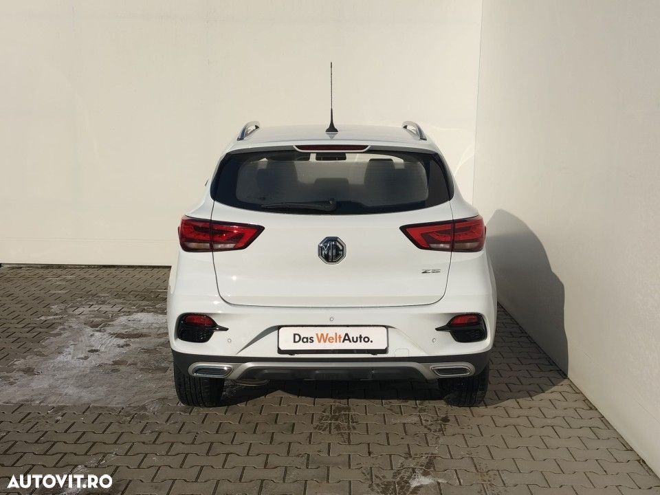 MG ZS - 4