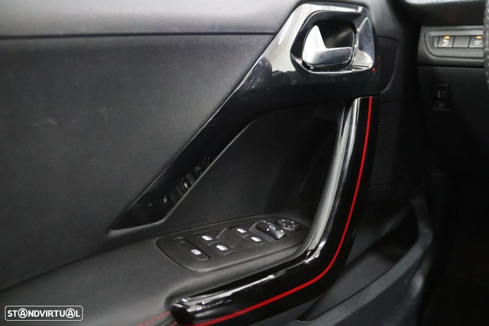 Peugeot 2008 1.2 PureTech GT Line - 11