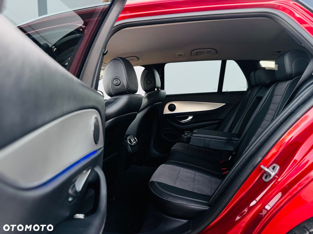 Mercedes-Benz Klasa E 220 d 9G-TRONIC Exclusive - 26