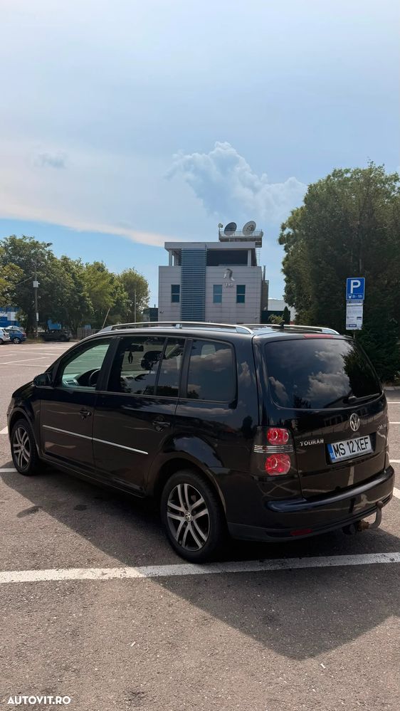 Volkswagen Touran - 5