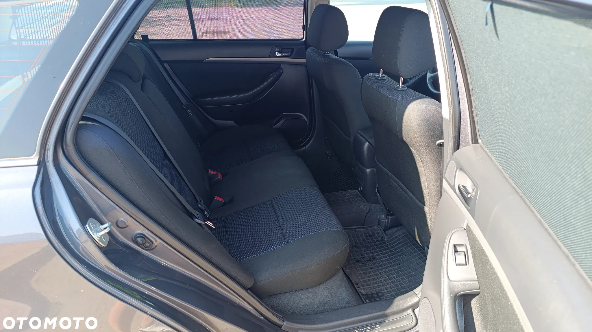 Toyota Avensis 1.8 VVT-i Luna - 18