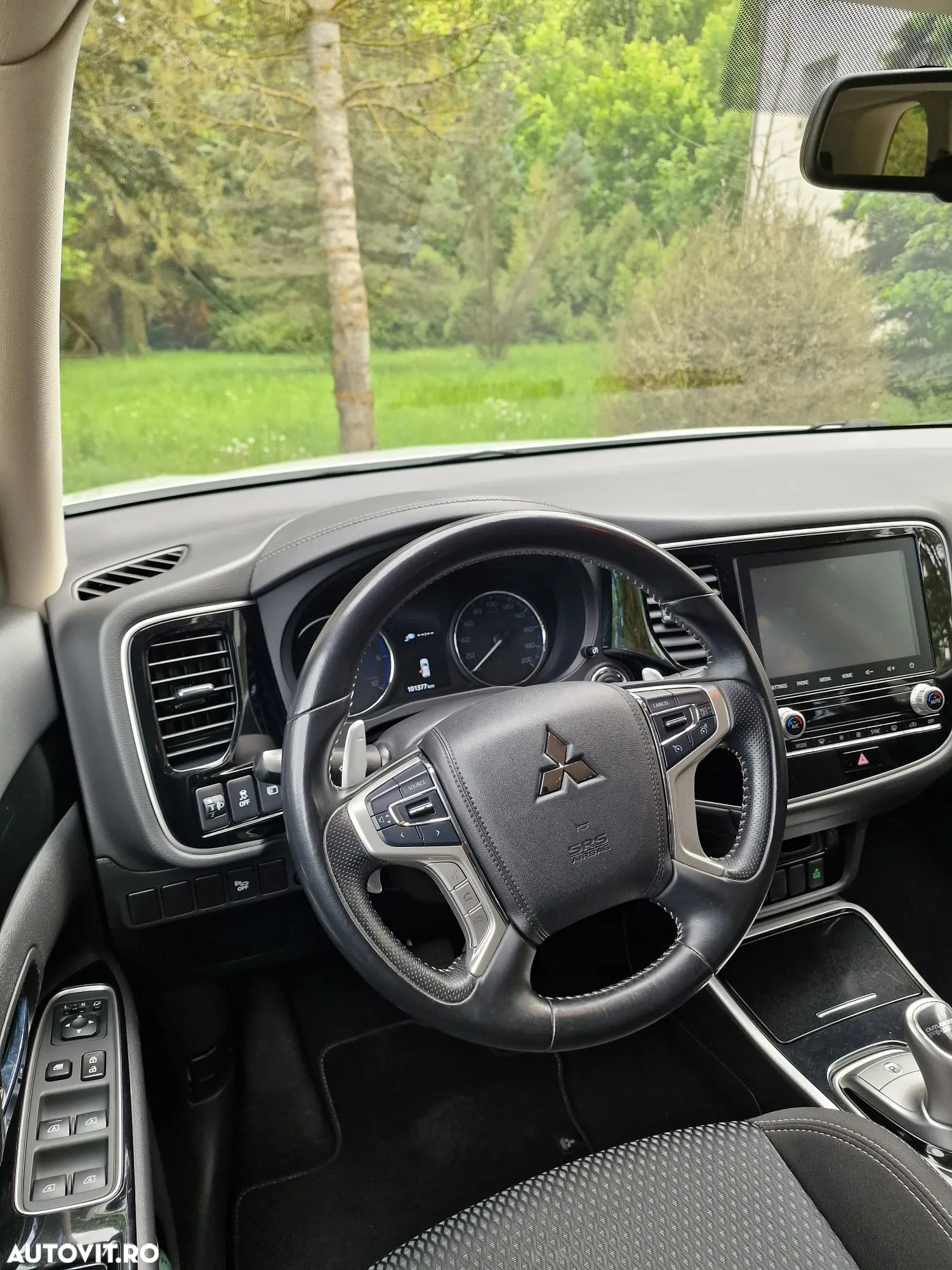 Mitsubishi Outlander 2.4 4WD Plug-In Hybrid - 7