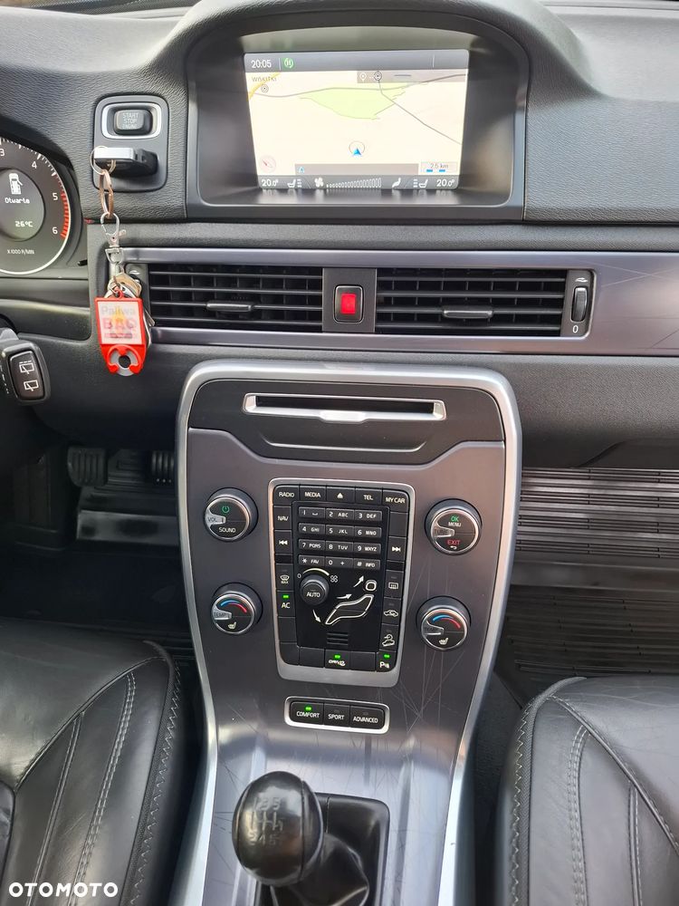 Volvo XC 70 2.4D AWD Summum - 25