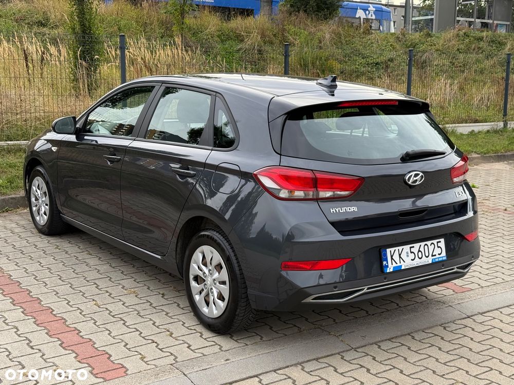Hyundai i30 1.5 DPI Classic + - 27