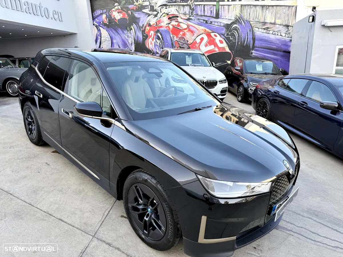 BMW iX xDrive 40 - 43
