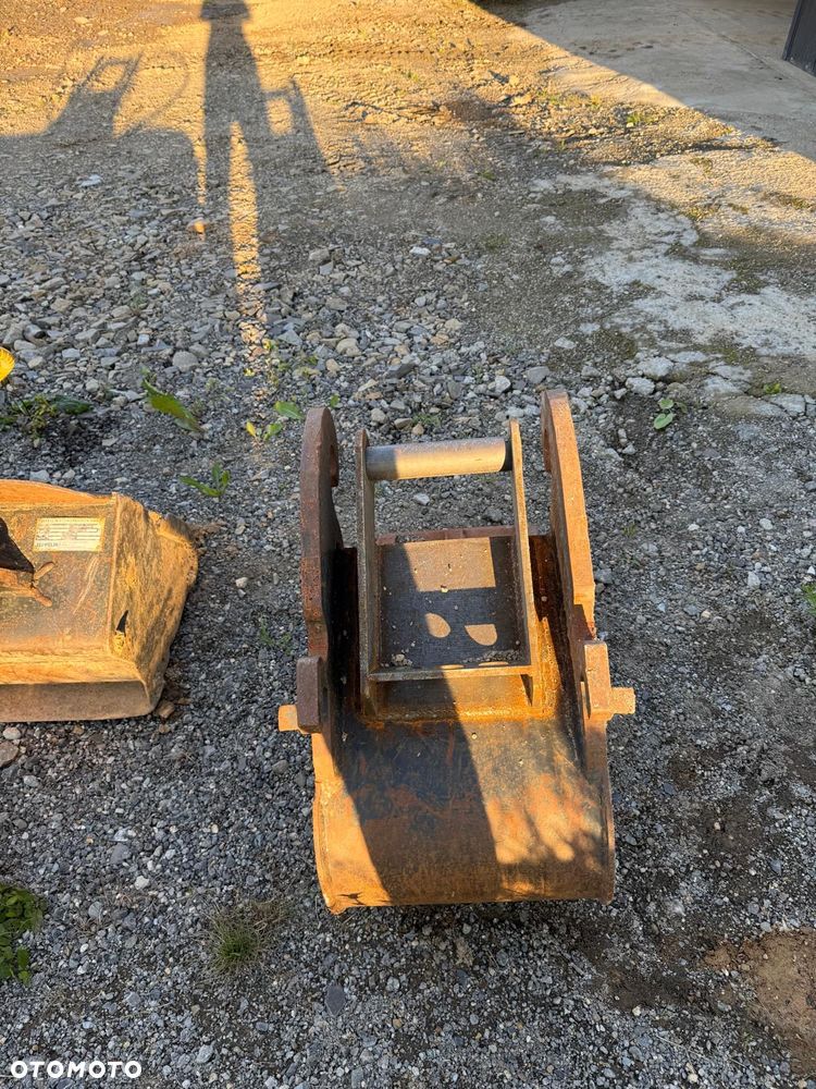 Caterpillar - 30