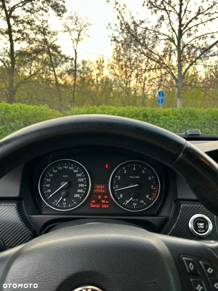 BMW Seria 3 330i xDrive - 5