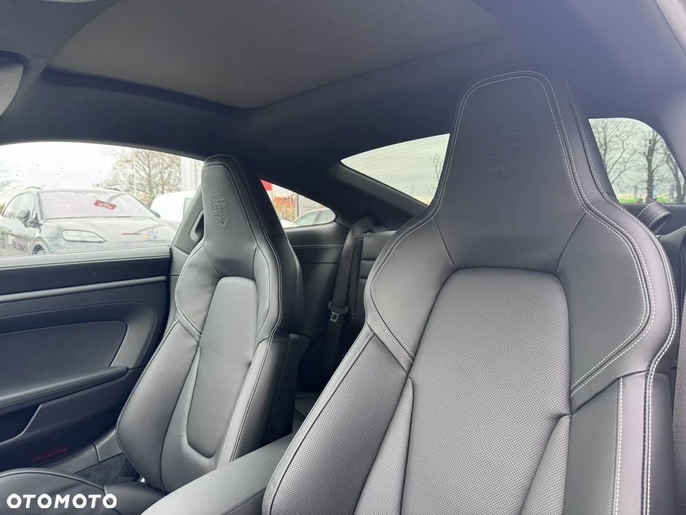 Porsche 911 Carrera S - 15