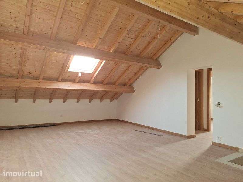 Moradia T3 para arrendar em Monte Redondo - Leiria - Grande imagem: 4/6