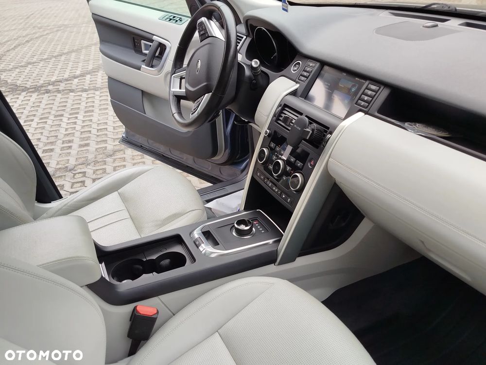 Land Rover Discovery Sport 2.0 Si4 HSE Luxury - 11