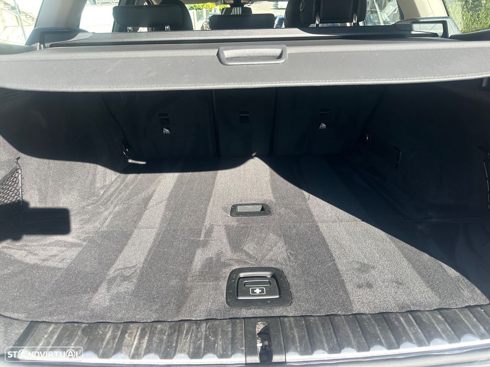 BMW 320 d Touring Auto - 11