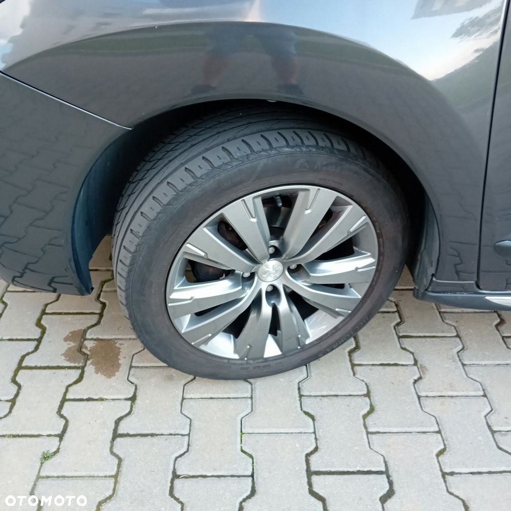 Peugeot 3008 HDi 115 Allure - 10