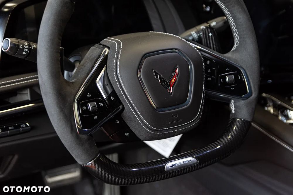 Chevrolet Corvette - 21