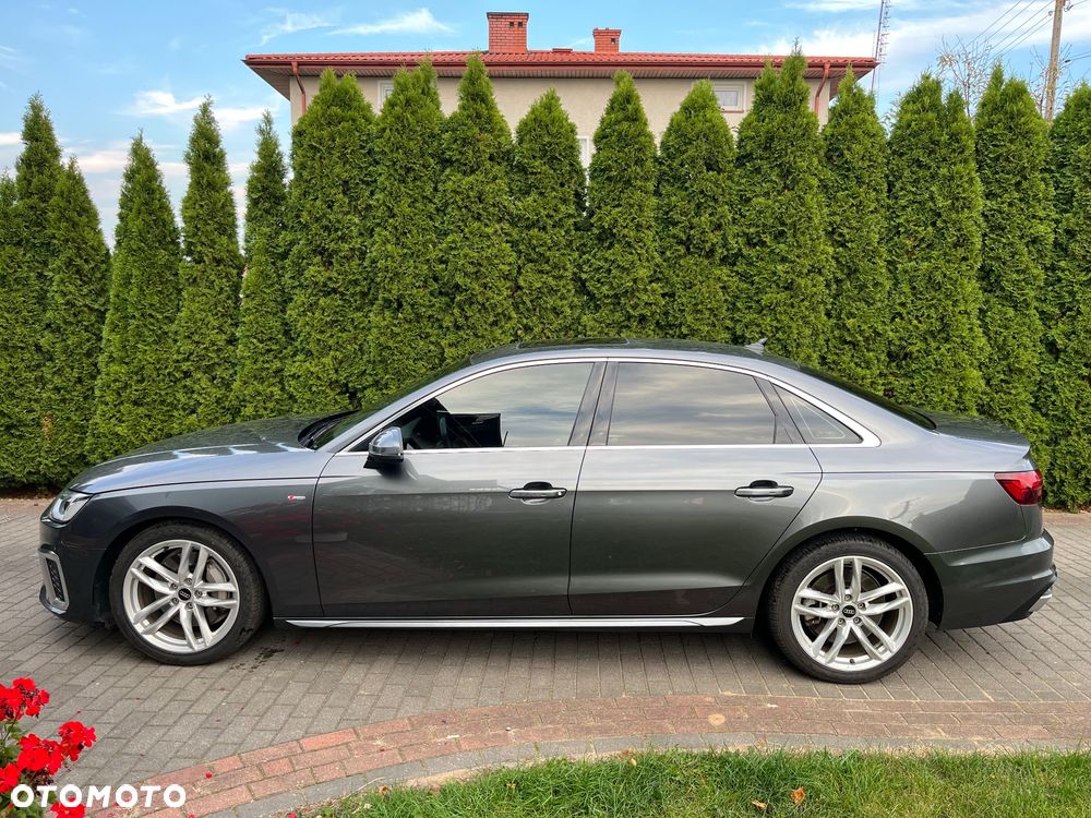 Audi A4 2022 photo 2