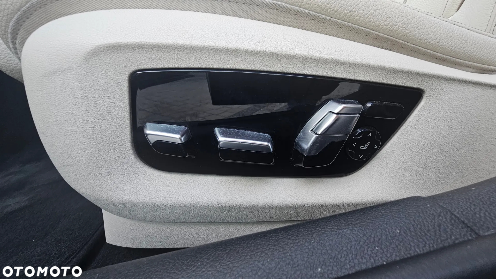 BMW Seria 5 530d xDrive Luxury Line - 30