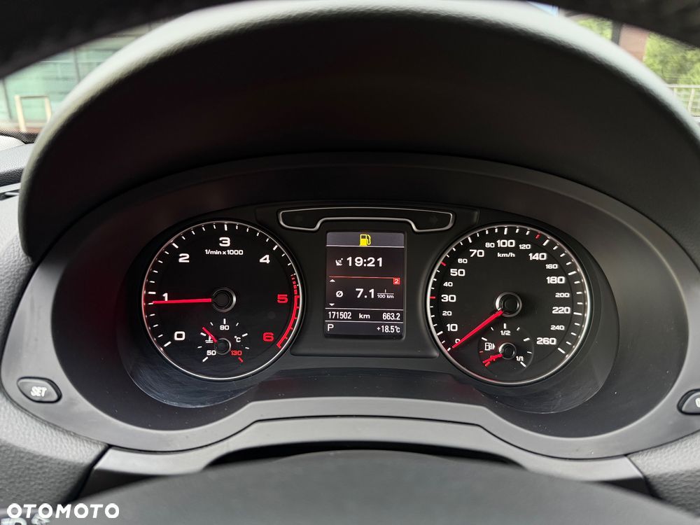 Audi Q3 2.0 TDI Quattro Edycja Specjalna S tronic - 36