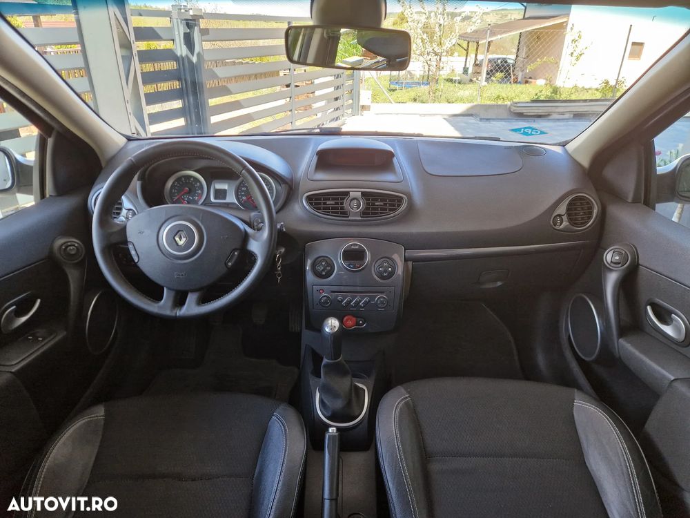 Renault Clio III 1.6 16V Dynamique - 14