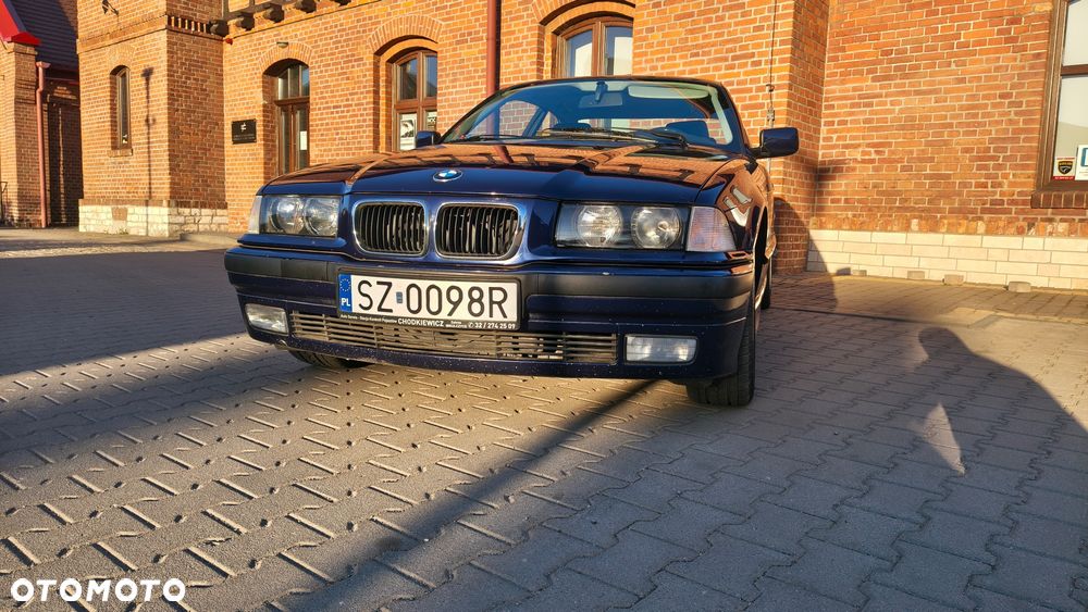 BMW Seria 3 323i - 2