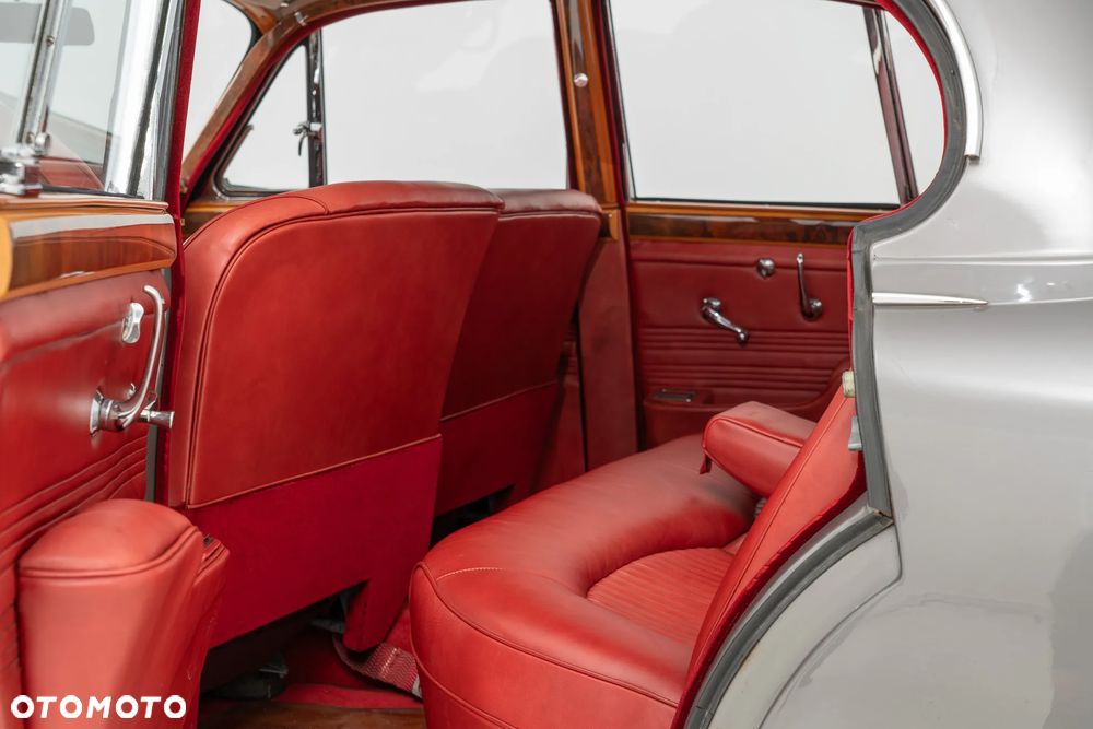 Jaguar S-Type - 10