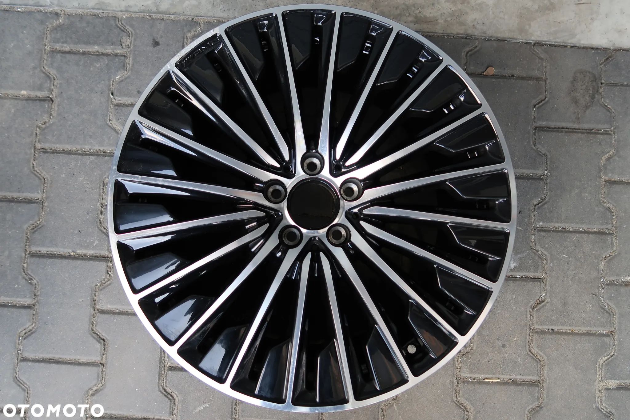 C69 FELGA MERCEDES E KLASA A2144010600 9,5X20ET51 - 1