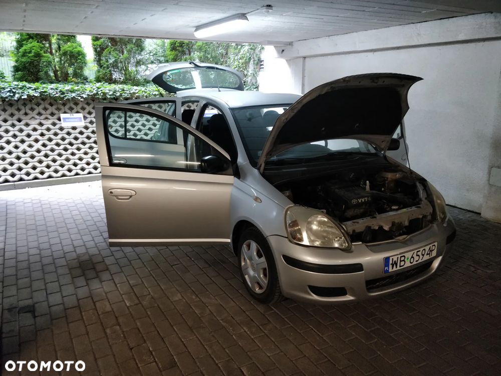 Toyota Yaris 1.0 Base - 2