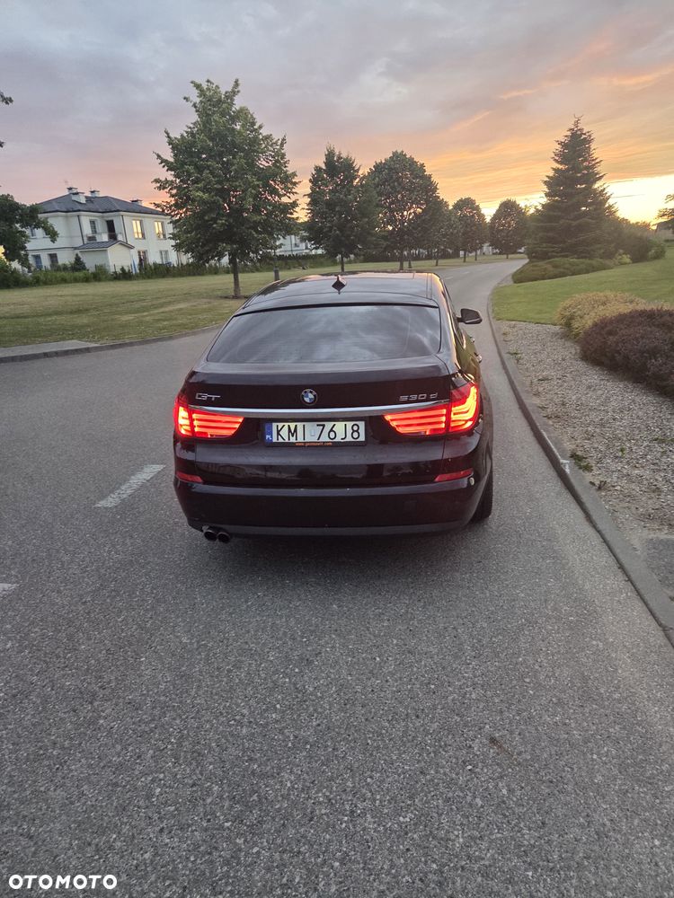 BMW 5GT 530d xDrive - 11