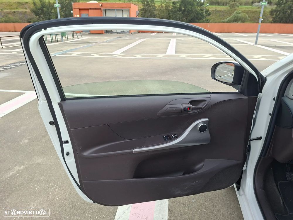 Toyota iQ 1.0 VVT-i - 3