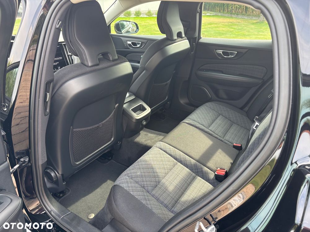 Volvo V60 B3 B Momentum Core - 14