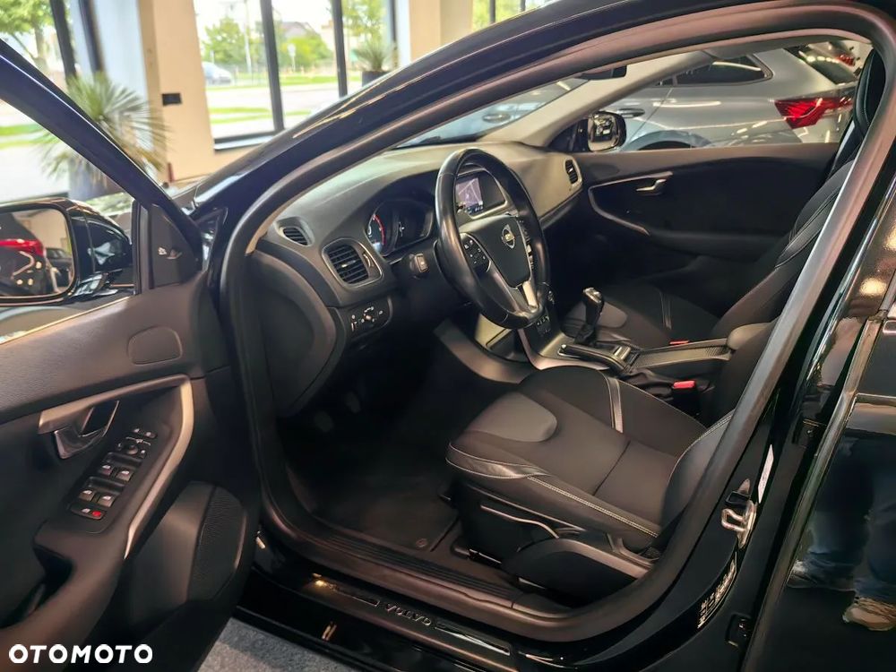 Volvo V40 D3 Summum - 6
