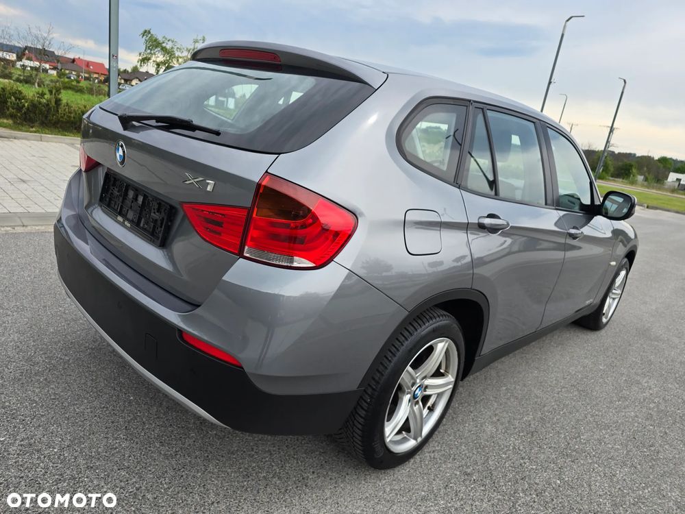 BMW X1 sDrive18d xLine - 38