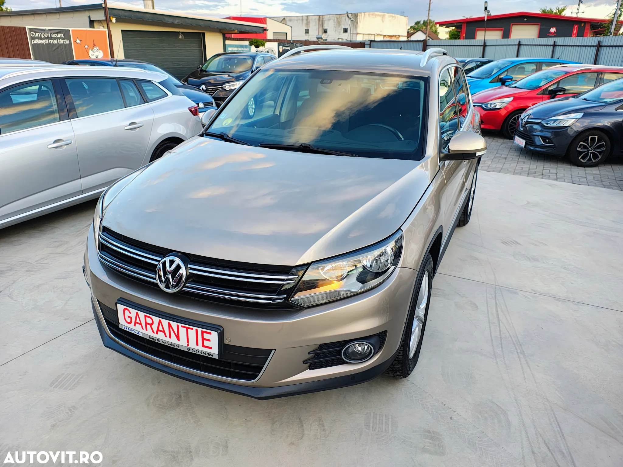 Volkswagen Tiguan 2.0 TDI DPF BlueMotion Technology Lounge Sport & Style - 5