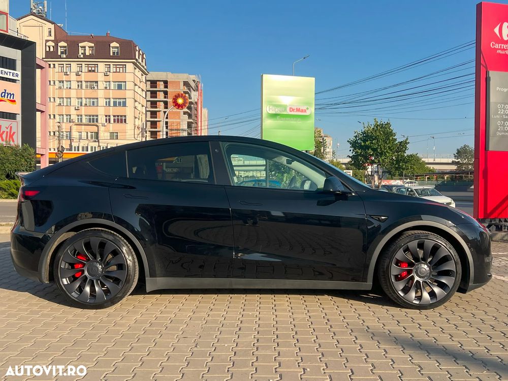 Tesla Model Y AWD Performance - 14