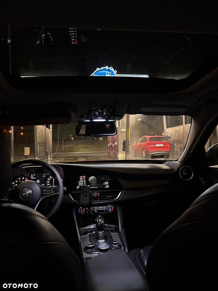 Alfa Romeo Giulia 2.0 Turbo Veloce Q4 - 11