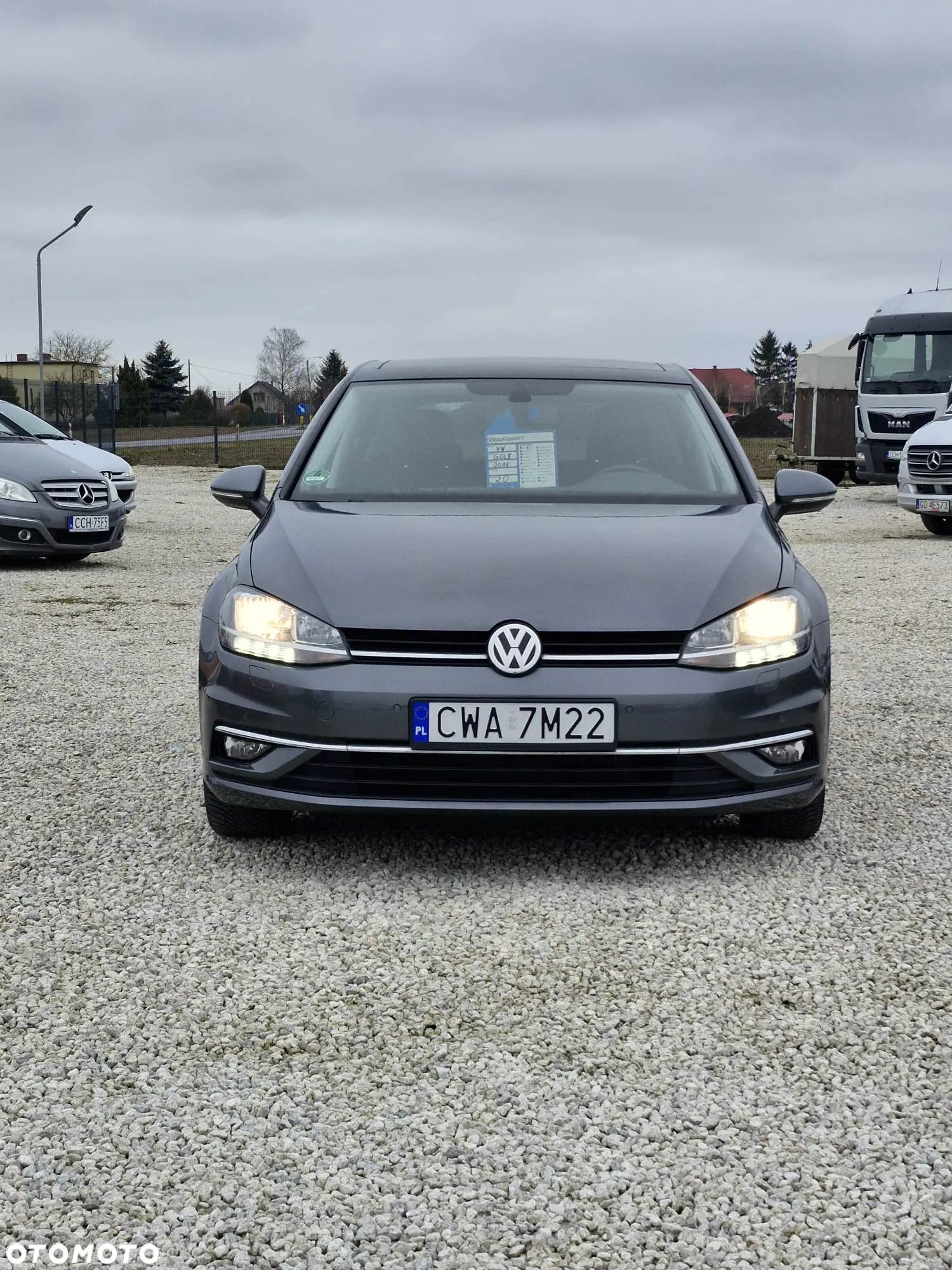 Volkswagen Golf - 2