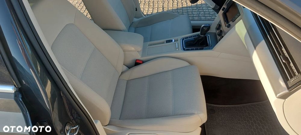 Volkswagen Passat 1.8 TSI BMT Comfortline DSG - 19