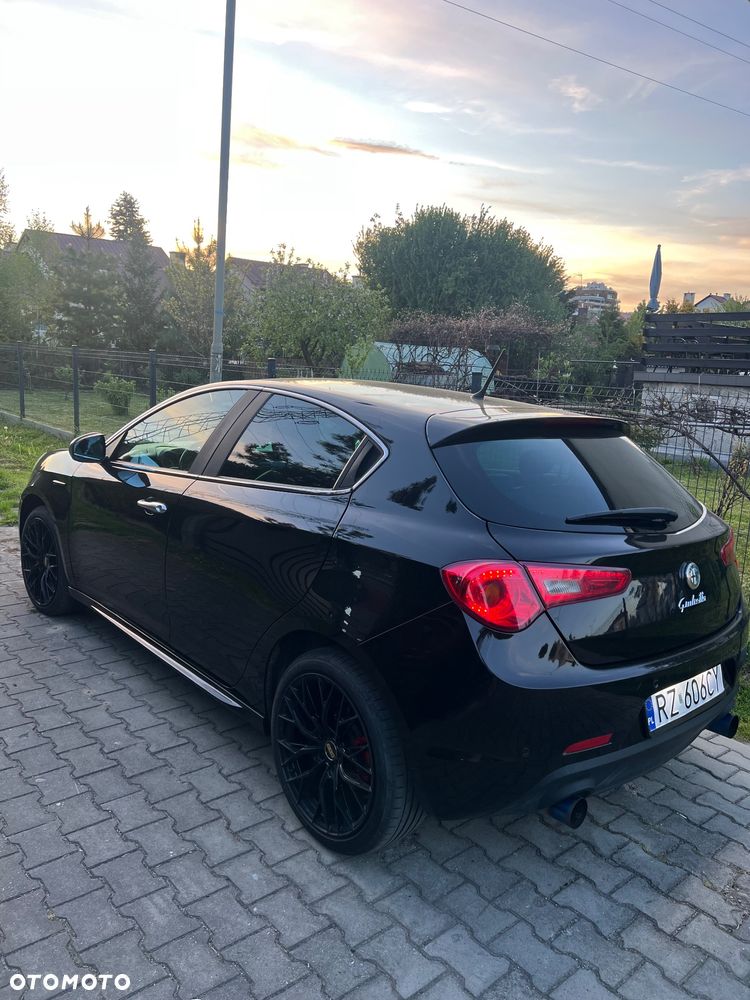 Alfa Romeo Giulietta 2.0 JTDM Distinctive - 9