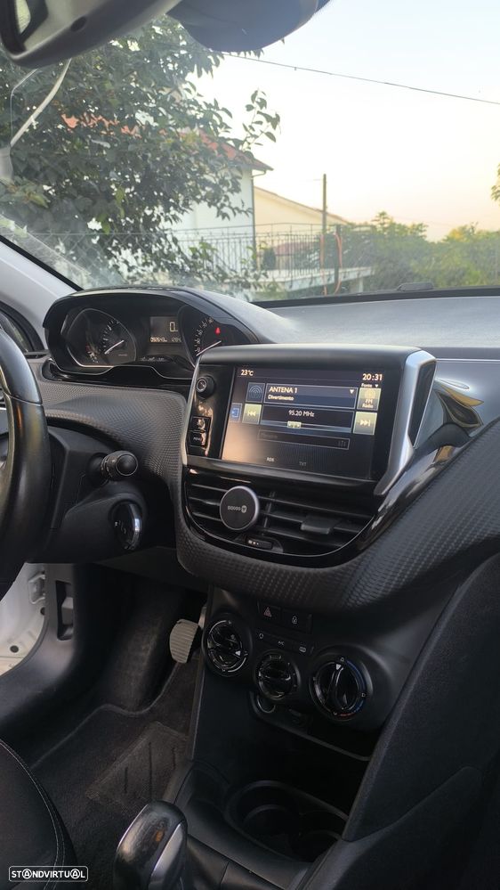 Peugeot 208 1.2 PureTech Style - 7