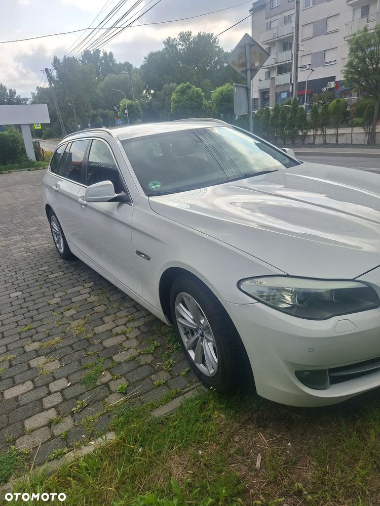 BMW Seria 5 525d xDrive - 17