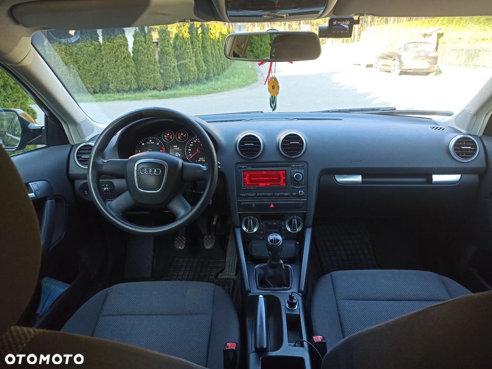 Audi A3 Sportback 1.6 TDI DPF Attraction - 11