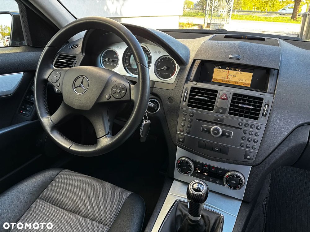Mercedes-Benz Klasa C 180 Kompressor Avantgarde - 29